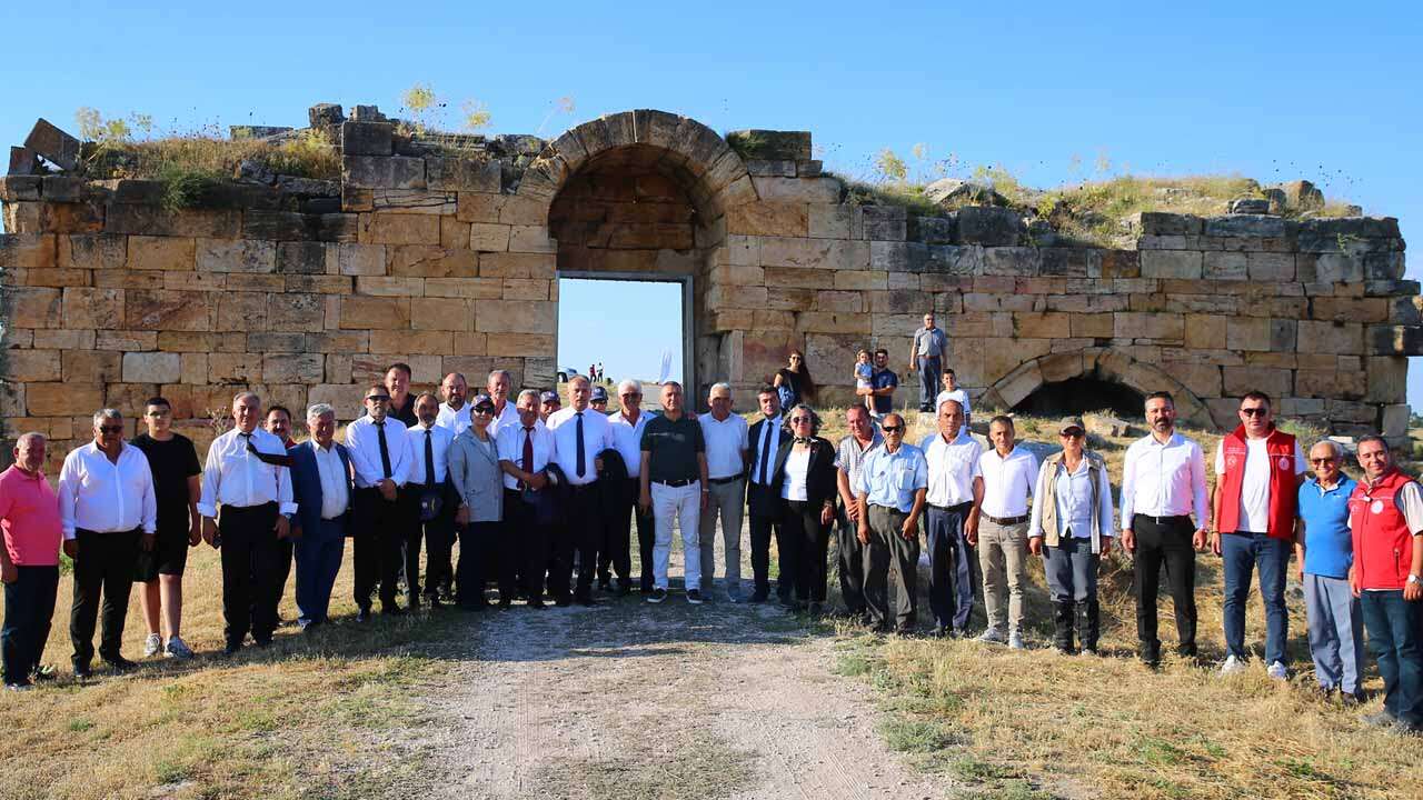 Uşak İl Genel Meclisi Toplantısı Blaundos Antik Kenti'nde yapıldı