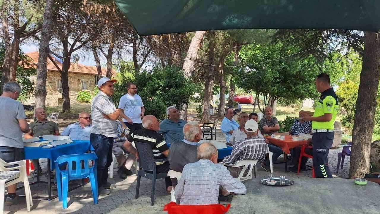 Uşak Jandarması Traktör Kazalarını Azaltmak İçin Sahada