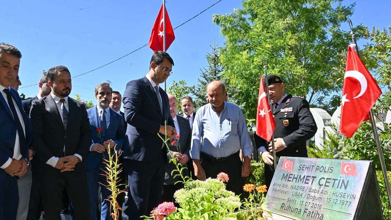 Uşak'ta 15 Temmuz Dolayısıyla Şehitler Anıldı