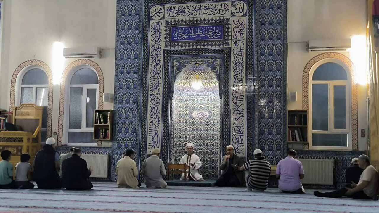 Uşak’ta Saat 00.13’te Salalar Yankılandı
