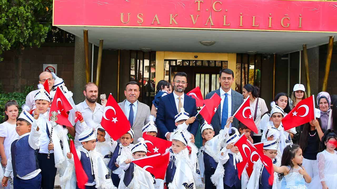 Uşak'ta 25 Çocuk İçin Toplu Sünnet Töreni Yapıldı