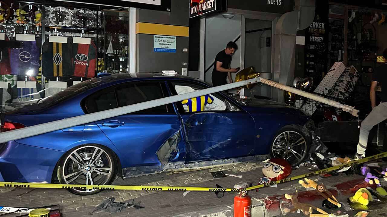 Hakkı Yağcı Caddesi'nde Trafik Kazası, 4 Yaralı