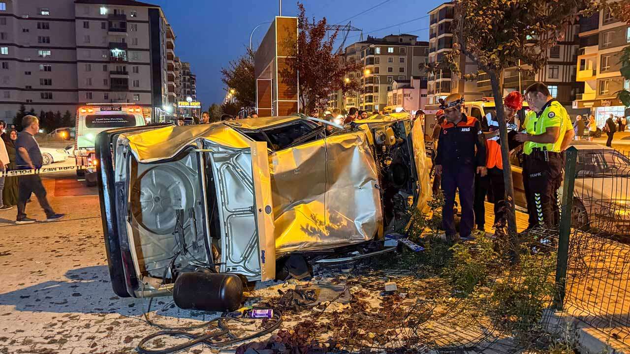 Yavuz Sultan Selim Caddesi'nde 2 Kişiye Çarpan Otomobilin Sürücüsü Tutuklandı