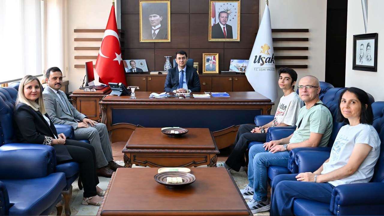 Vali Kartal Uşak YKS Şampiyonu Eray Uzun’u Ağırladı