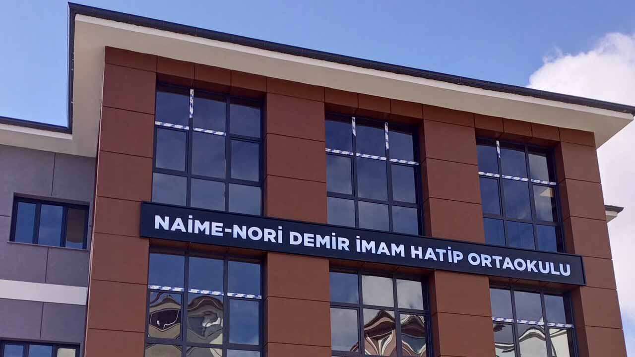 Naime-Nori Demir İmam Hatip Ortaokulu'na 60 Bin Avro Hibe Desteği