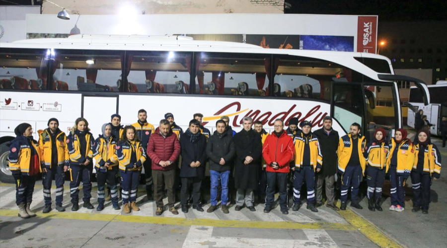 Uşak'tan gönüllü sağlık çalışanları Hatay'a uğurlandı