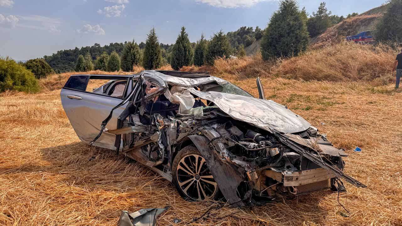 Uşak-Selendi Yolunda Takla Atan Otomobilin Sürücüsü Öldü
