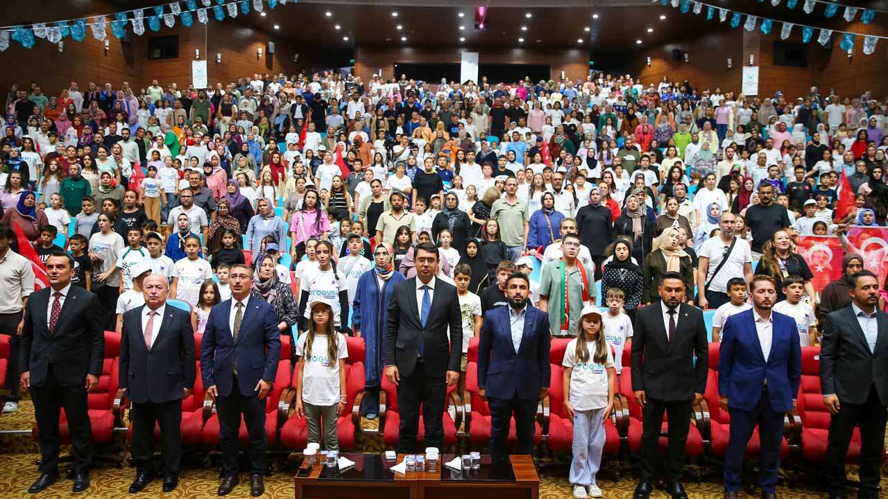 Uşak'ta TÜGVA Yaz Okullarının Kapanış Programı Düzenlendi