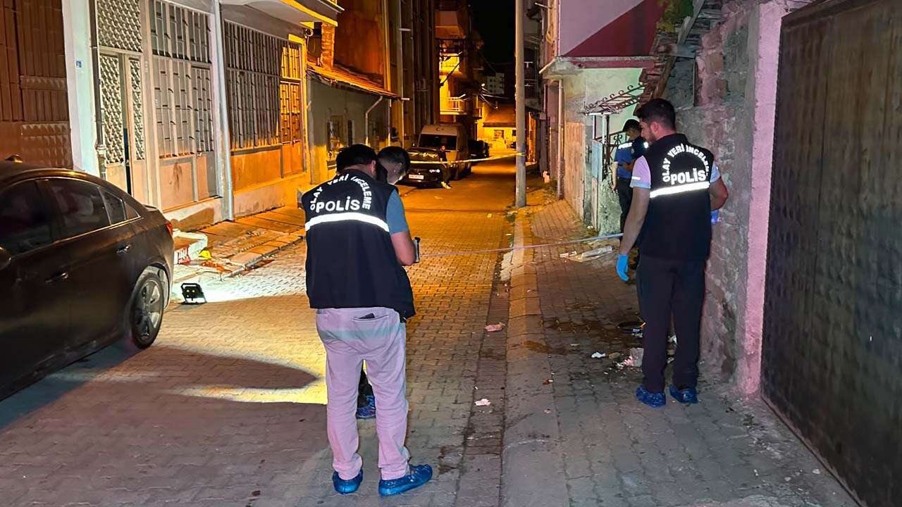 Sarayaltı Mahallesi'nde Pompalı Tüfekli ve Bıçaklı Kavgada 1 Kişi Ağır Yaralandı