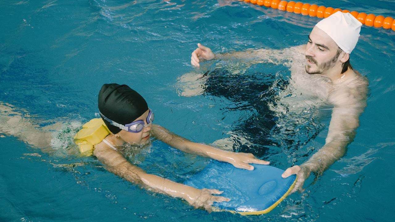 Uşak Belediyesi’nin Kış Dönemi Yüzme Kursu Başlıyor