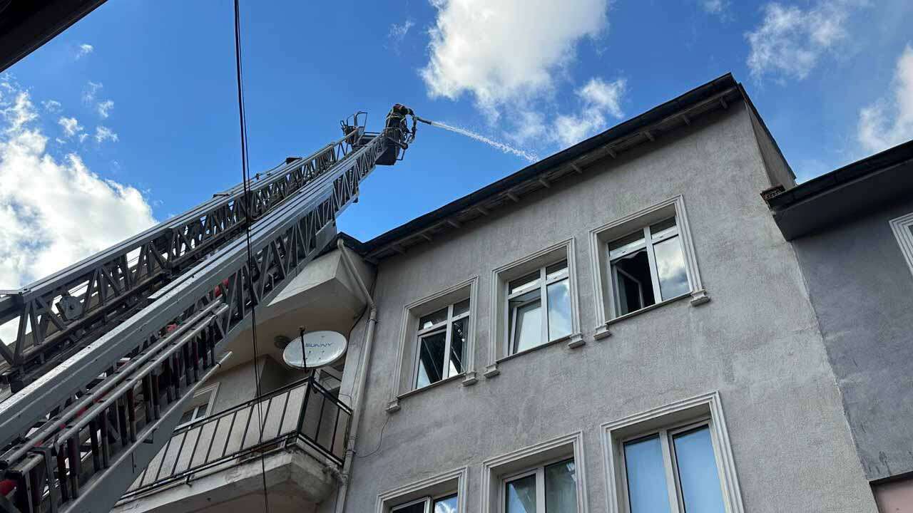 Ünalan Mahallesi'nde Çatı Yangını