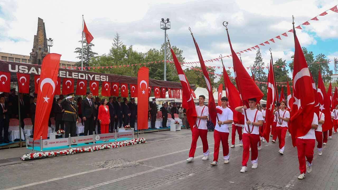 Uşak'ta 30 Ağustos Zafer Bayramı Kutlandı