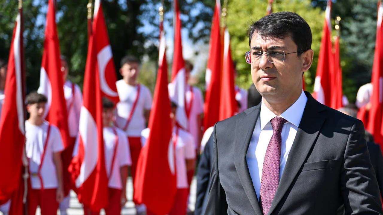 Vali Serdar Kartal, Uşak'ın Tarihi Direnişini ve Kurtuluş Gününü Kutladı