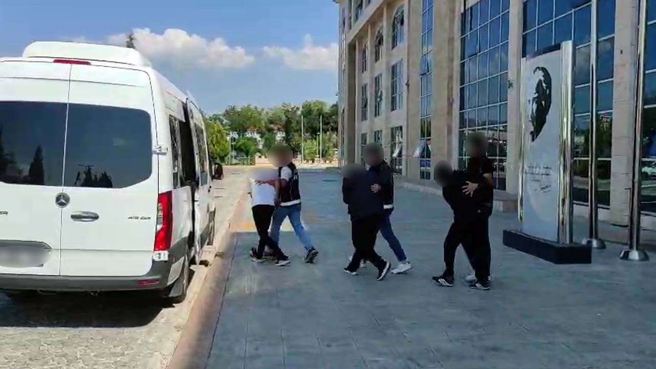 Uşak’ta Uyuşturucu Operasyonları, 17 Şüpheli Tutuklandı