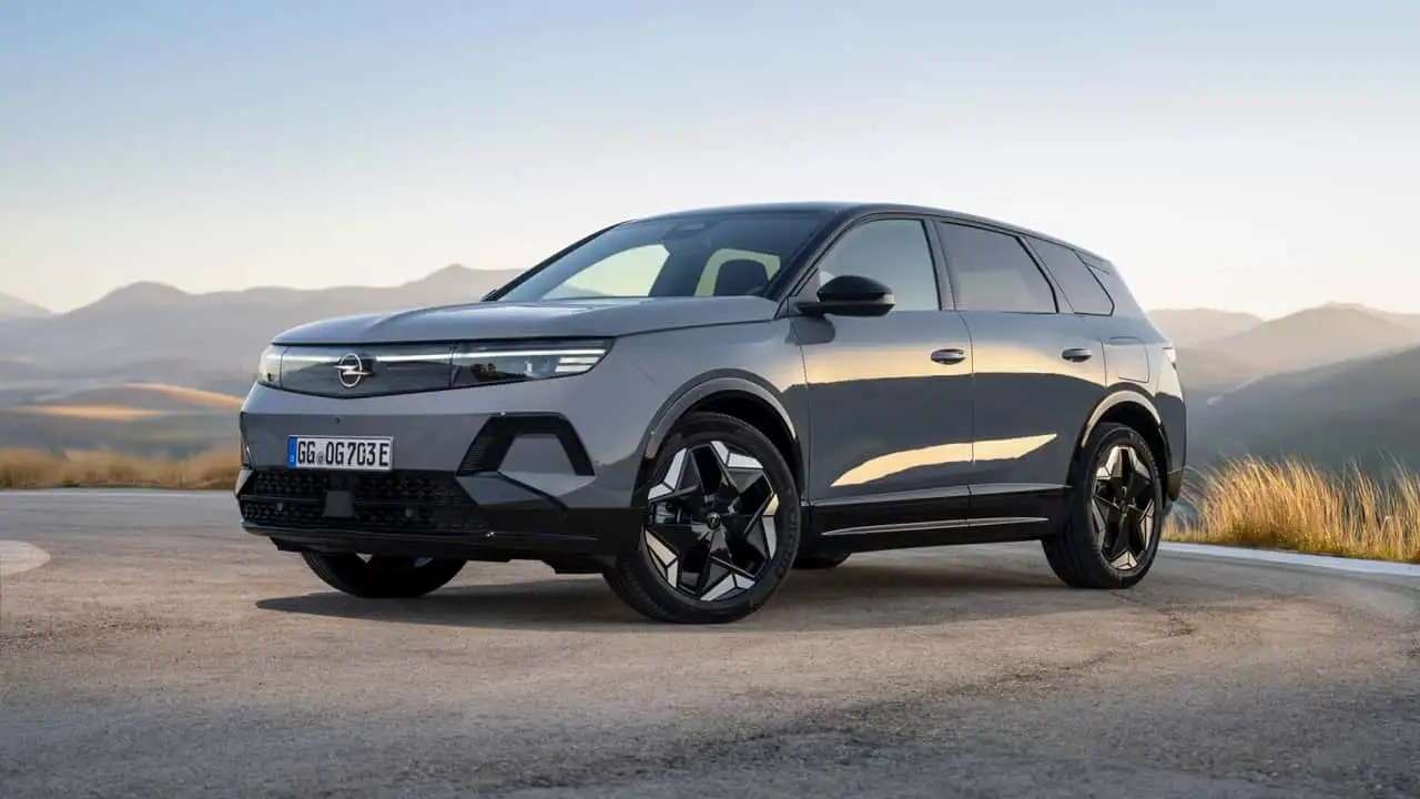 Opel'den Eylül'de Elektrikli ve SUV Modellerde 715 Bin TL'ye Varan İndirim