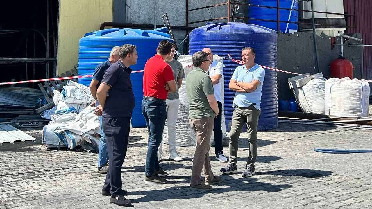 Yangın Çıkan Fabrikaya AK Parti Heyetinden Geçmiş Olsun Ziyareti