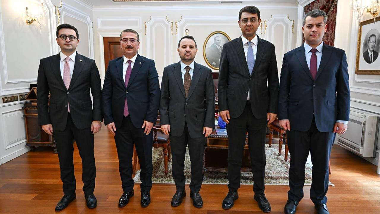 Uşak’ın İhtiyaçları Bakan Gürlek’e İletildi, Projeler Tek Tek Görüşüldü