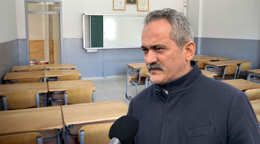 Depremlerden etkilenen 54 bin 882 öğrenci başka şehirlere nakil oldu