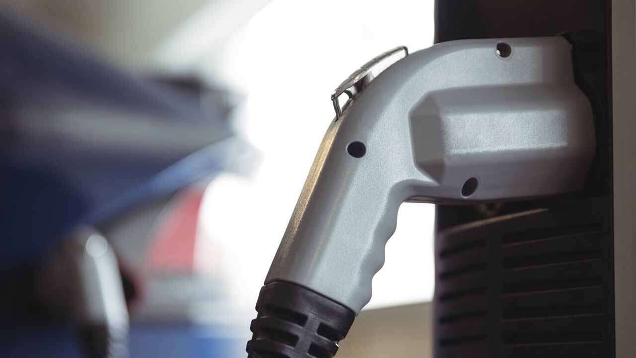 Elektrikli Araç Sahiplerinin Merak Ettiği Soru Yanıtlandı: Evde Şarj Serbest mi?