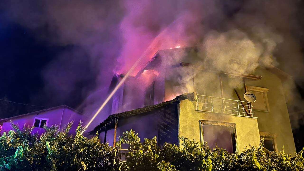 Banaz 31 Ağustos Mahallesi'nde Ev Yandı