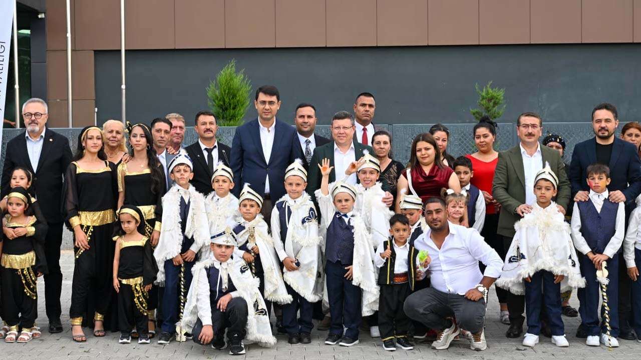 Roman Festivali Uşak’ı Renklendirdi: Birlik ve Beraberlik Mesajı Verildi