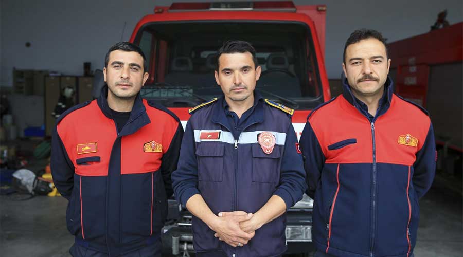 Arama kurtarma çalışmalarına katılan Uşaklı itfaiyeciler döndü