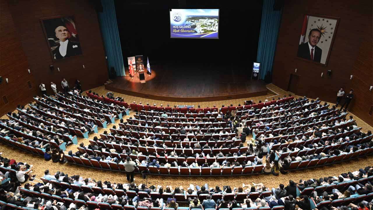 Uşak Üniversitesi’ne 3 Bin 667 Yeni Öğrenci