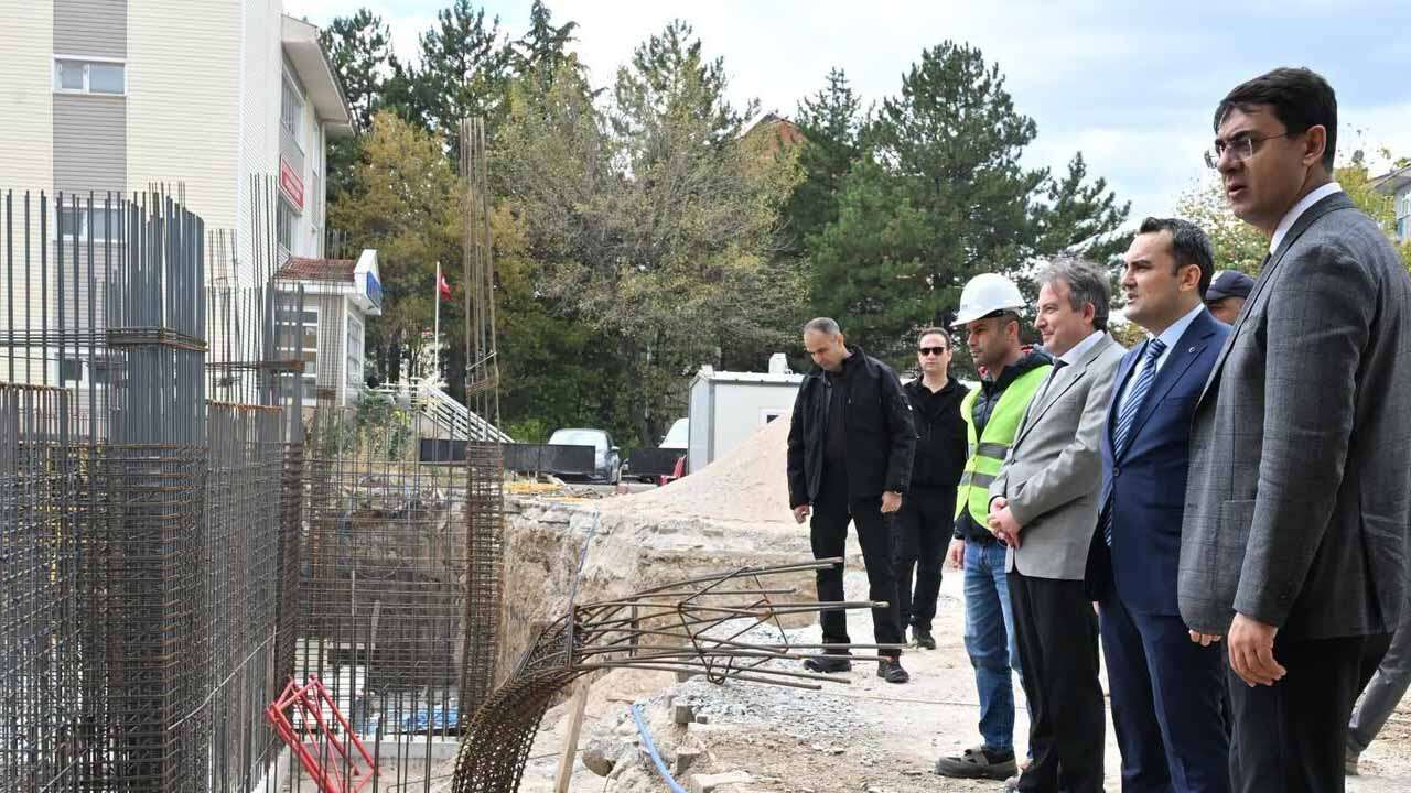 Vali Kartal Banaz’da Kamu Yatırımlarını Yerinde İnceledi