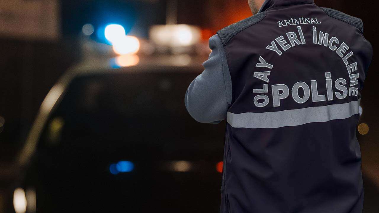 Uşak'ta Düğün Salonu Önünde Bıçaklı Kavga, 1 Ağır Yaralı