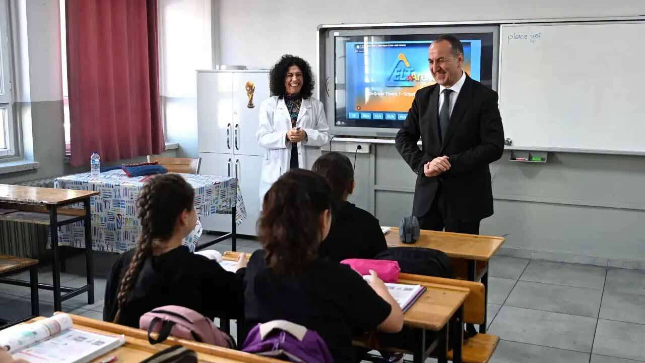 Halil Yücel, Eğitimin Nabzını Sınıfta Tuttu