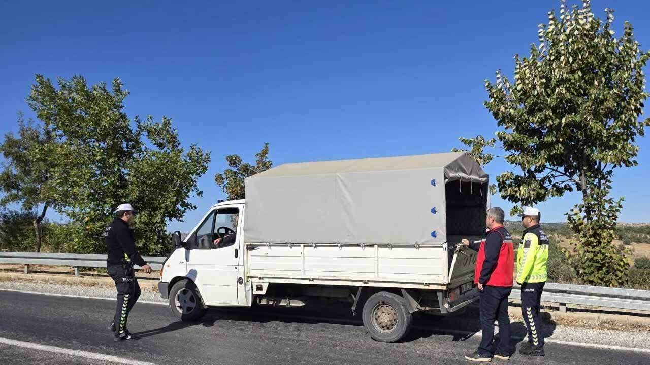 Uşak Yollarında Hayvan Sağlığı Nöbeti Sürüyor