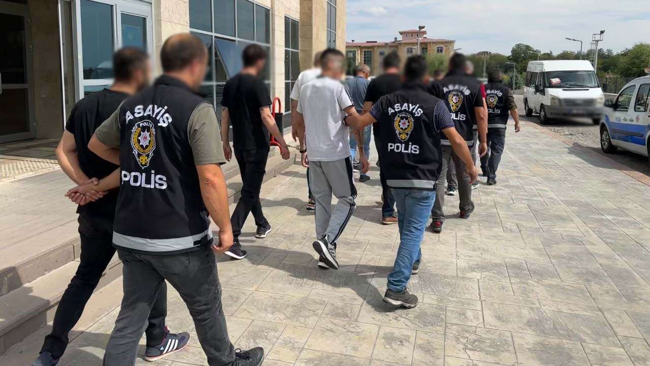 Uşak’ta Bir Ayda 54 Aranan Şahıs Yakalandı