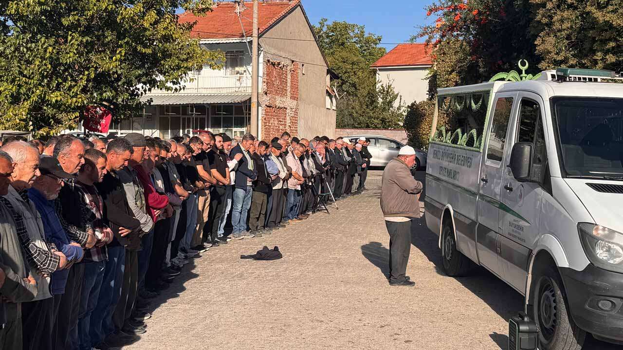 Yaşariye ve Tahsin Ünver Çifti Uşak'ta Defnedildi