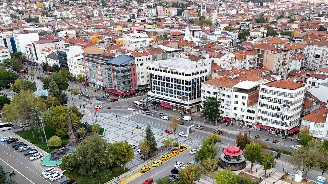 Uşak'ta Pastırma Sıcaklarına Veda, Yağmur ve Soğuk Hava Kapıda