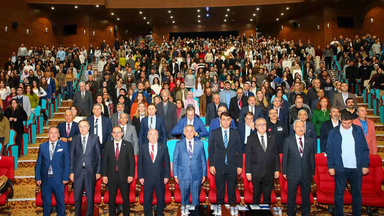TÜBA'nın Karbon Ekonomisi Ve Sürdürülebilir Enerji Politikaları Çalıştayı Uşak'ta Başladı