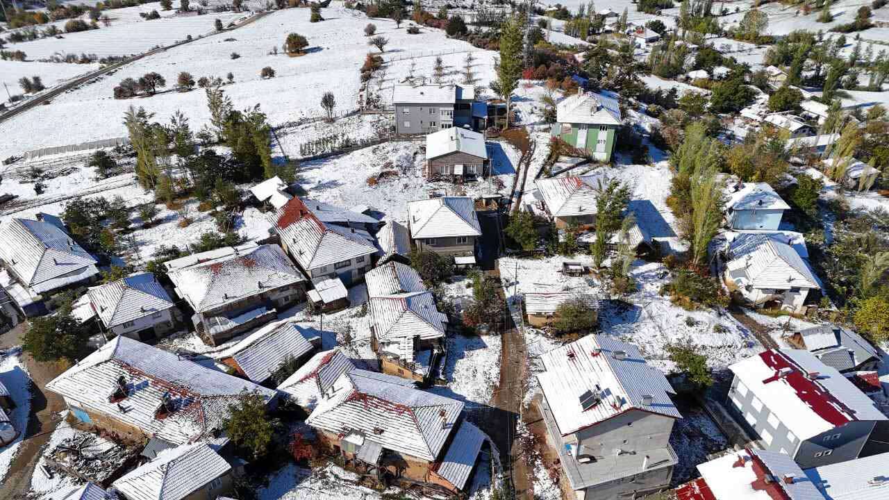 Uşak'a Mevsimin İlk Karı düştü