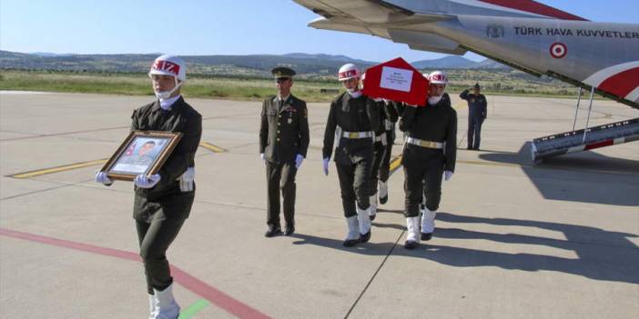 Şehit Piyade Sözleşmeli Er Özcan Kaya'nın naaşı Uşak'a getirildi