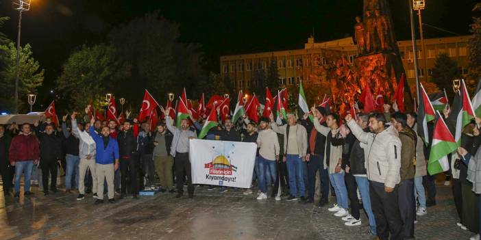 Uşaklılar İsrail'in Gazze'deki hastaneye saldırısını protesto etti