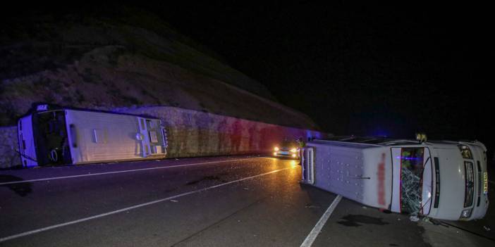 Uşak'ta iki işçi servisi çarpıştı! 28 kişi yaralandı