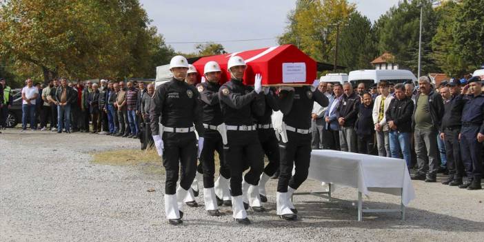 Polis memuru Mehmet Cengiz Uşak'ta son yolculuğuna uğurlandı