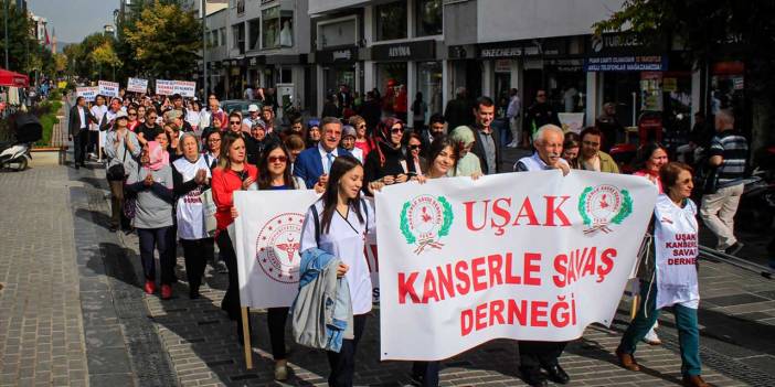 Uşak'ta meme kanserine farkındalık yaratmak için yürüdüler