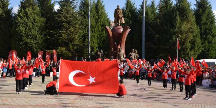 Uşal Banaz'da Cumhuriyet’in 100. kuruluş yıl dönümü kutlandı