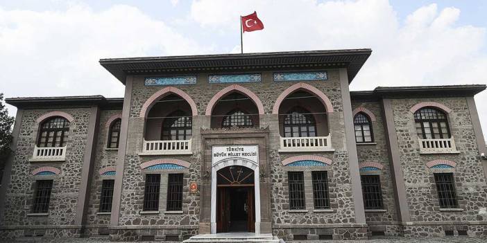 Uşak’ın tüm dönem milletvekilleri… İşte Uşak’ı TBMM’de temsil eden isimler