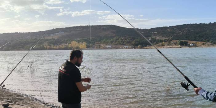 Uşak balıkçıları sıkı denetimde: 9 bin 924 TL ceza geldi! Aman dikkat