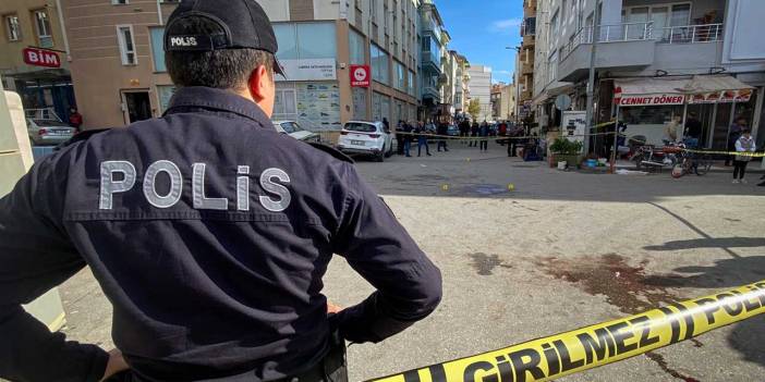 Uşak'ta esnaflar arasında bıçaklı kavga çıktı, 1 yaralı var