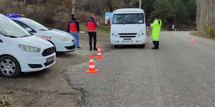Uşak’ta okul servislerine sıkı denetim! 11 bin kişi kontrolden geçti…