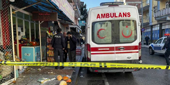 Uşak'ta dükkan sahibi ile kiracı arasında sopalı bıçaklı kavga, 6 kişi yaralandı