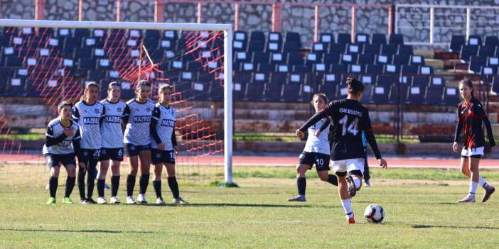 Uşak 64 Belediye Gençlik Spor kendi evinde 3 puan almak istiyor