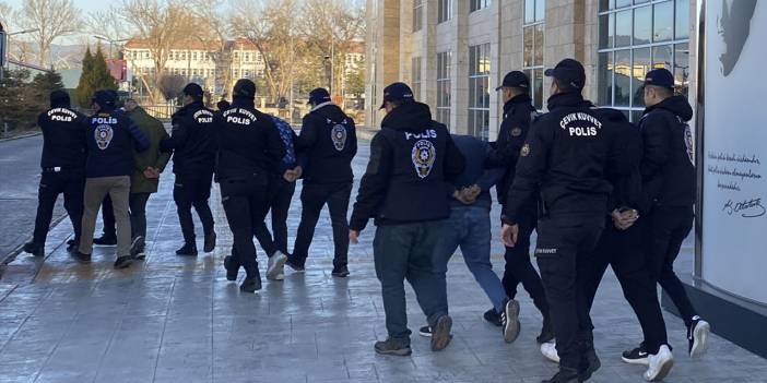 Sibergöz-21 operasyonu kapsamında Uşak'ta yakalanan 10 şüpheli tutuklandı