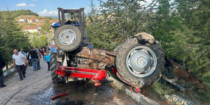 Uşak'ta traktör kazasında karı kocayı ölüm ayırdı